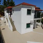 Апартаменты Teozenia *
