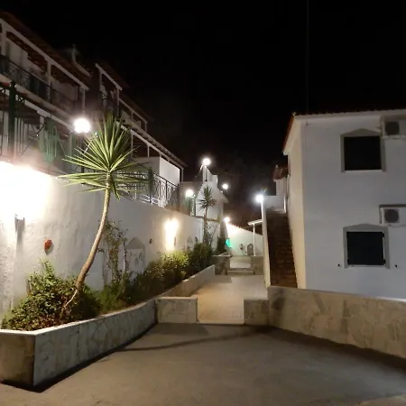 Teozenia Апартаменты Ахладиес