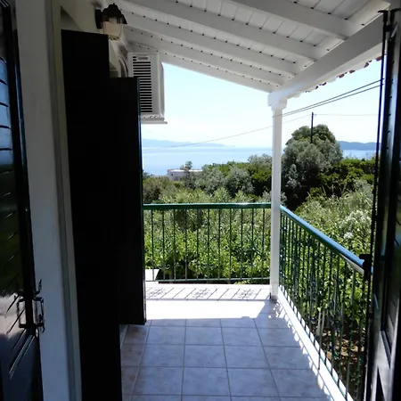 Teozenia Apartment *