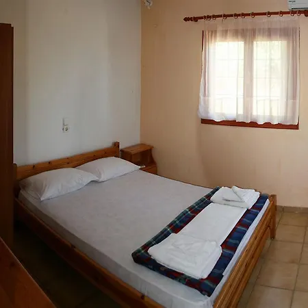 Teozenia * Achladies (Skiathos)